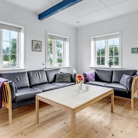 Beautiful In With Kitchen Holiday home *